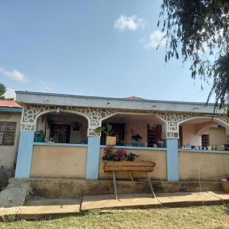 Emmy'S Backpackers Hostel Iringa Exterior photo