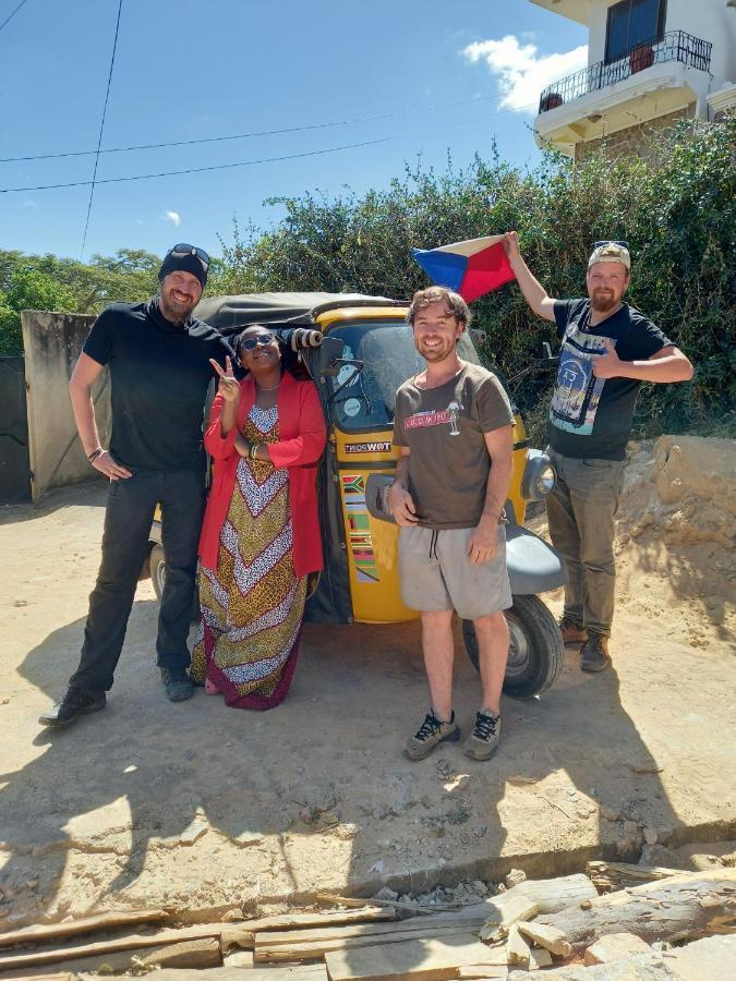 Emmy'S Backpackers Hostel Iringa Exterior photo