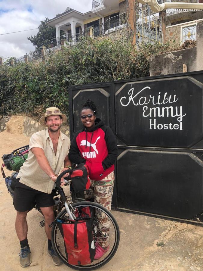 Emmy'S Backpackers Hostel Iringa Exterior photo