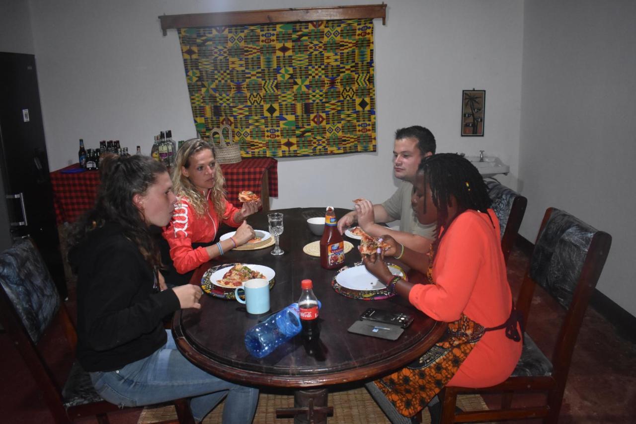 Emmy'S Backpackers Hostel Iringa Exterior photo