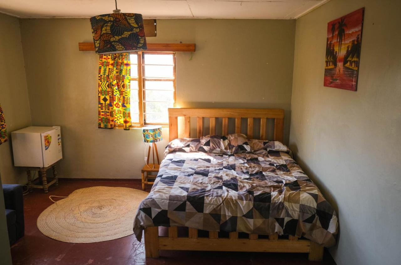 Emmy'S Backpackers Hostel Iringa Exterior photo