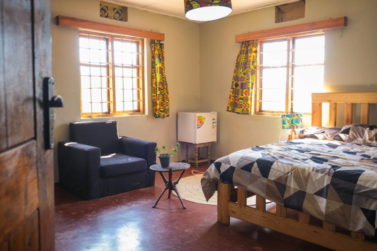 Emmy'S Backpackers Hostel Iringa Exterior photo