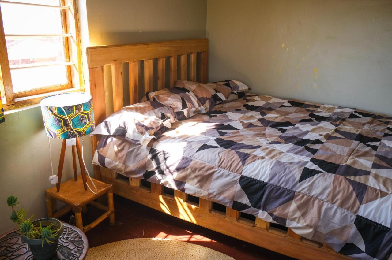 Emmy'S Backpackers Hostel Iringa Exterior photo