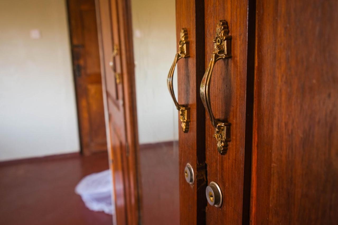 Emmy'S Backpackers Hostel Iringa Exterior photo