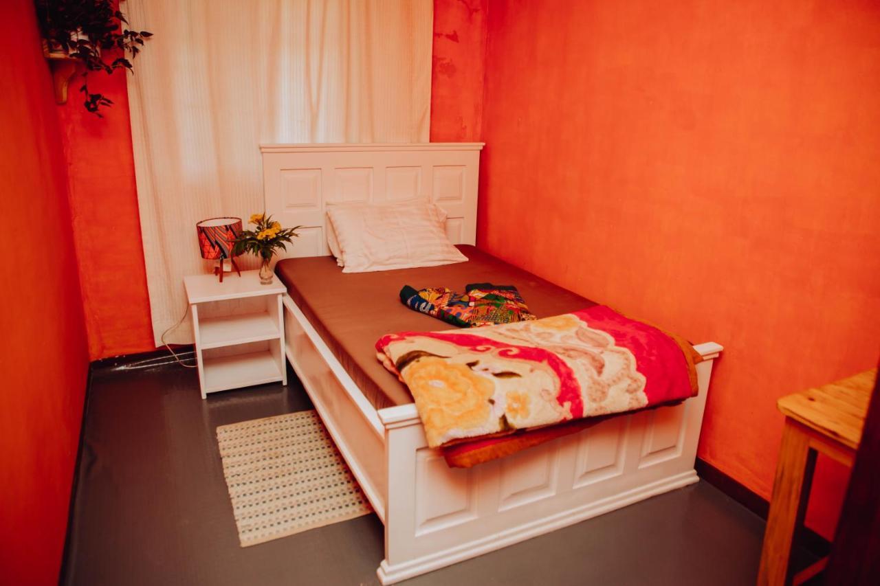 Emmy'S Backpackers Hostel Iringa Exterior photo