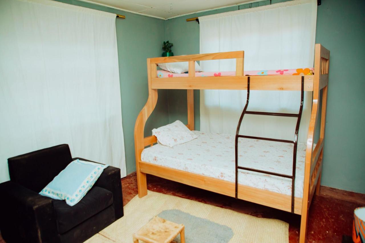 Emmy'S Backpackers Hostel Iringa Exterior photo