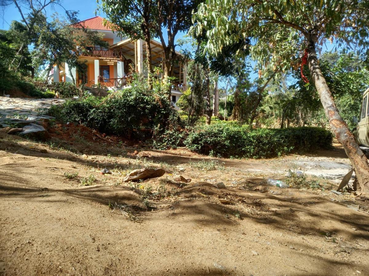 Emmy'S Backpackers Hostel Iringa Exterior photo
