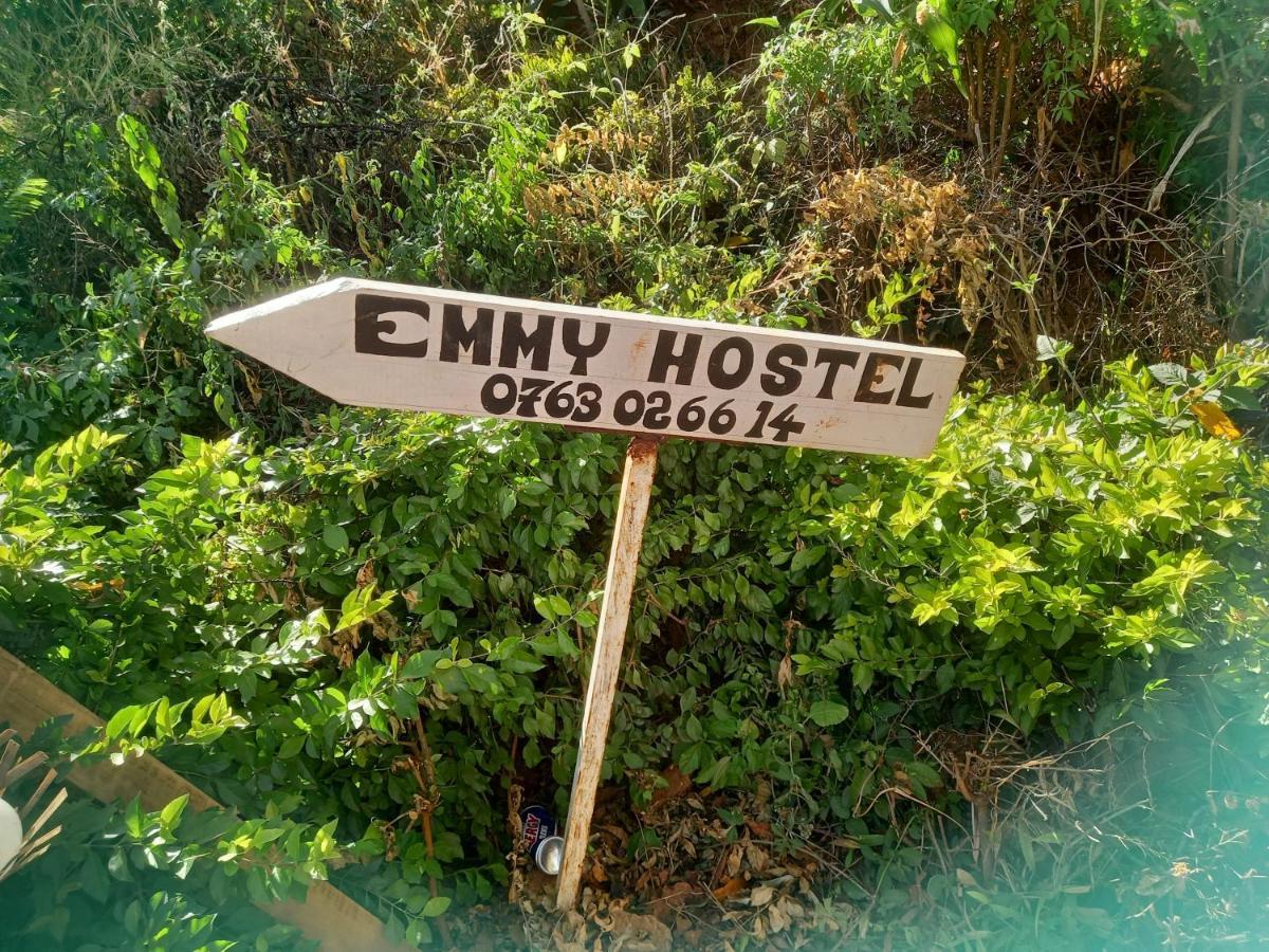 Emmy'S Backpackers Hostel Iringa Exterior photo